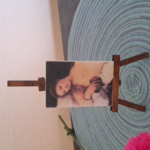 Source Unknown Classic Portrait on Wooden Easel - Picture 3 of 7